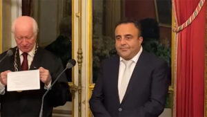 Marc Deschenaux receives the Gold Medal of the Universal League of Good