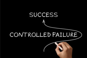 éxito - fracaso controlado